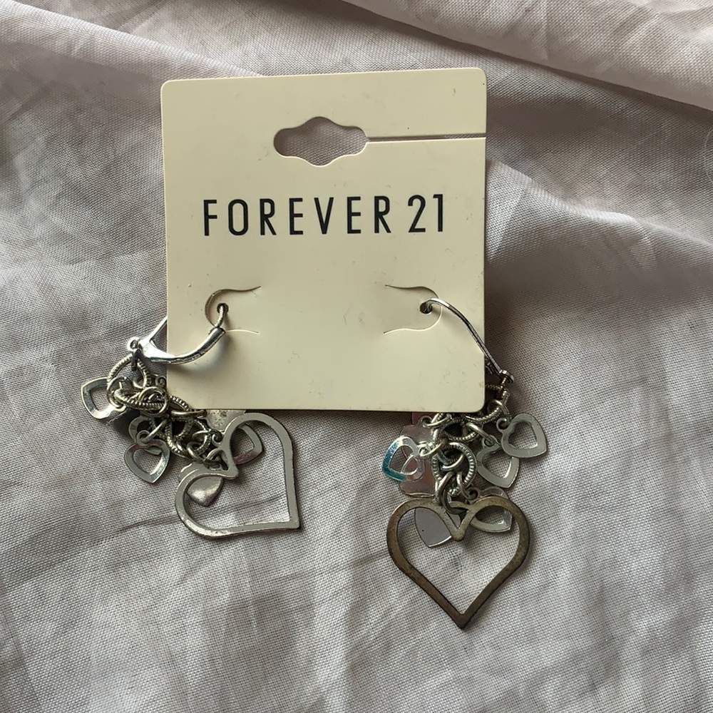 F21 heart earrings
